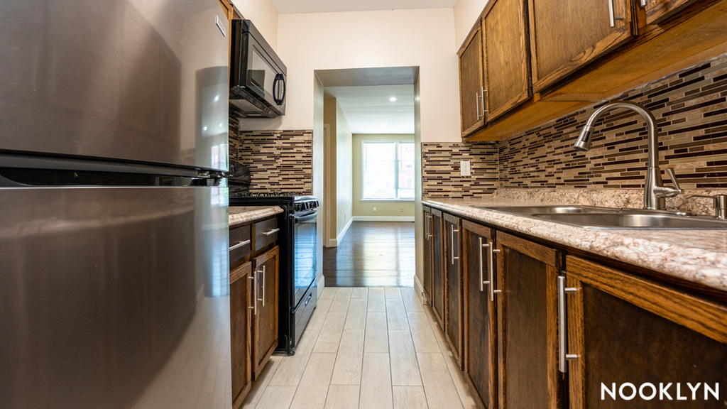 152A Saratoga Avenue - Photo 0