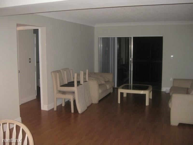 711 N Pine Island Rd Apt 301 - Photo 5