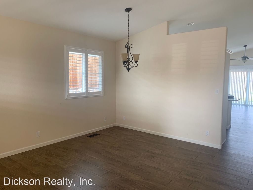 1590 Polo Park Dr - Photo 2