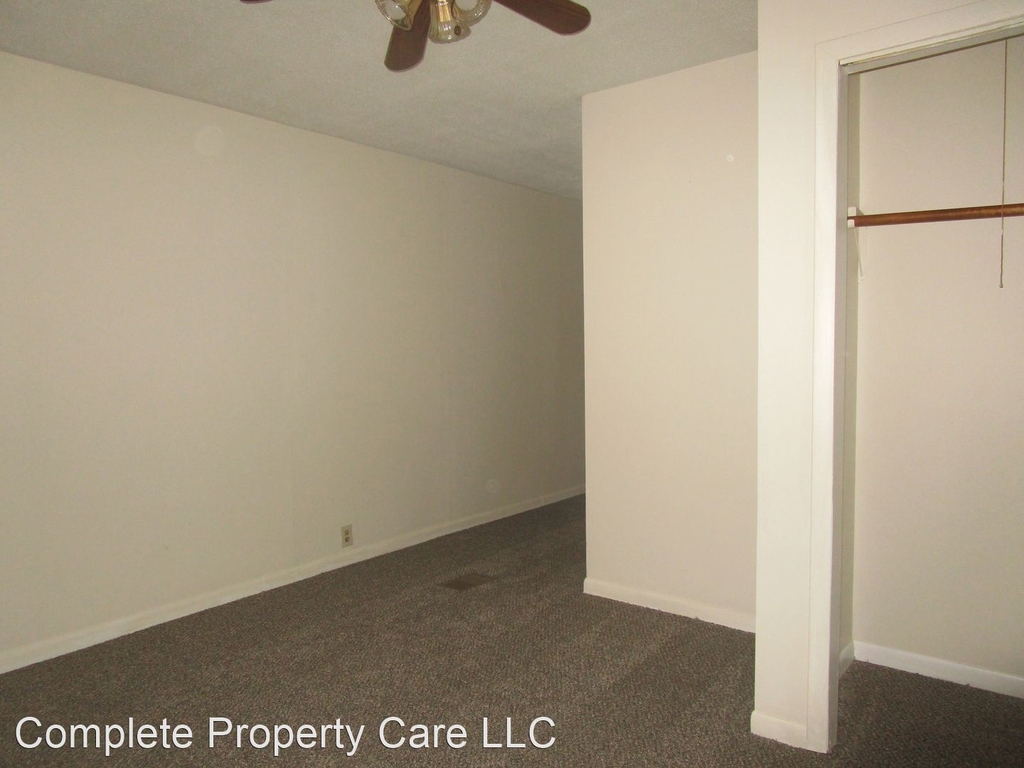 1219 W 9th Street - Photo 8