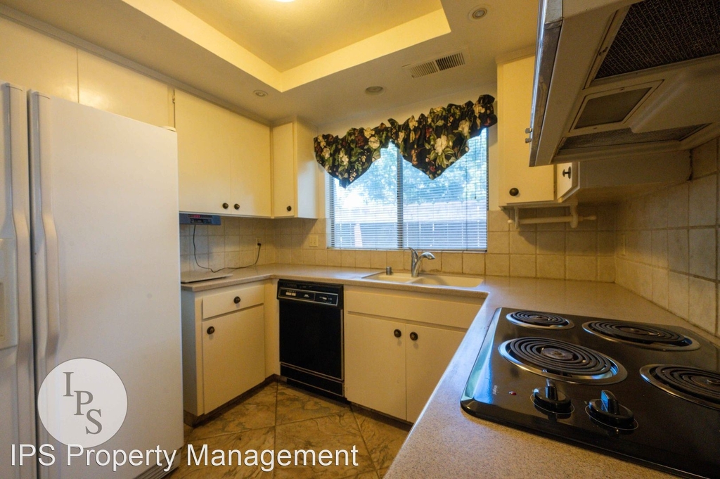 3770 W. Barstow Ave., Apt #154 - Photo 7