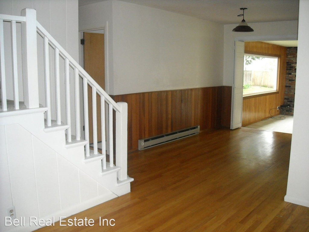 140 Hardy Ave - Photo 3