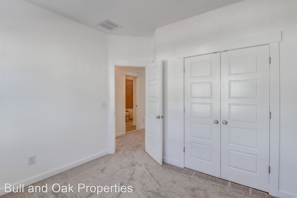 470 Triumph Lane - Photo 14