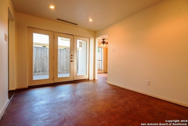 132 Montclair St - Photo 3