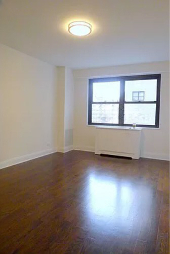 235 East 16th Street - Photo 1