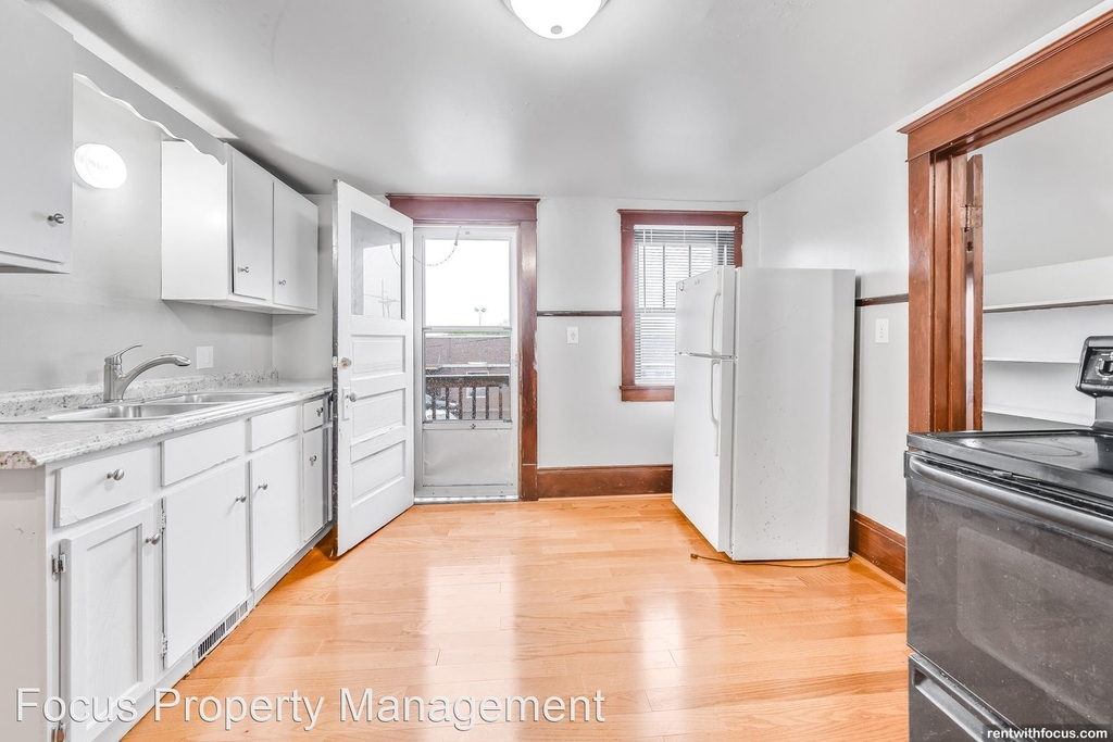 442 2nd St. - Photo 3