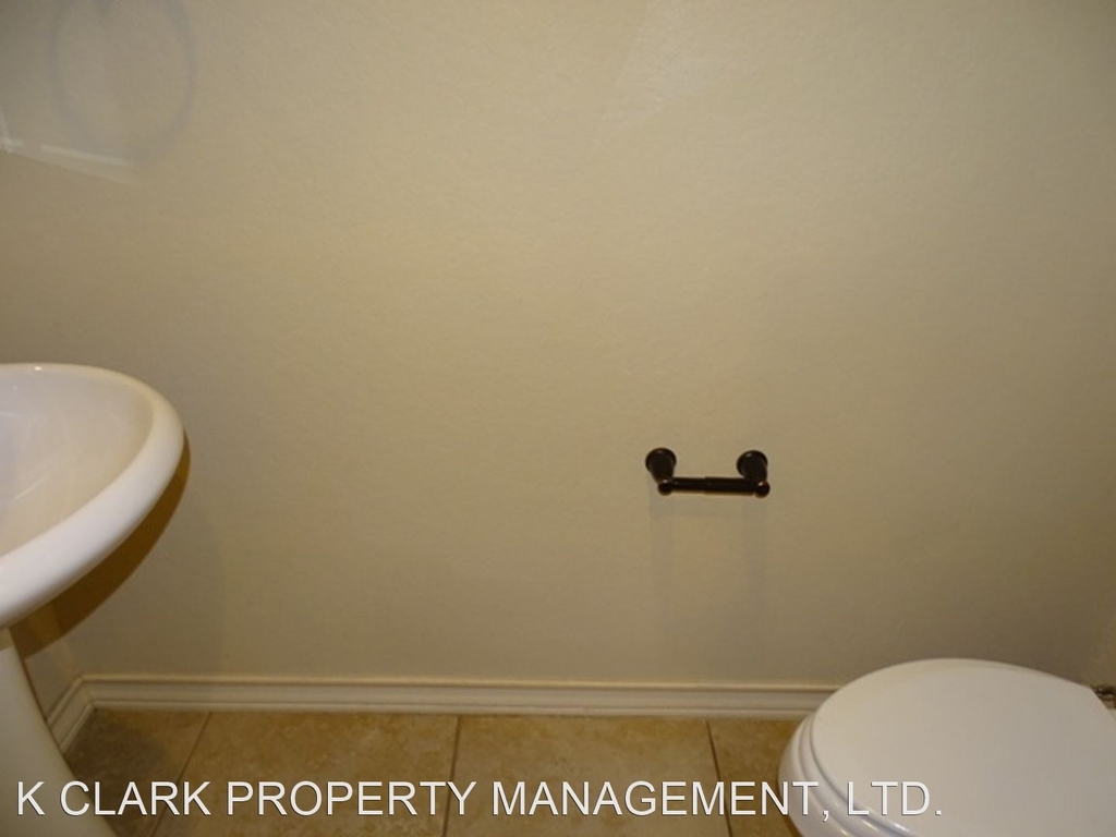 7054 Lakeview Dr #101 - Photo 4