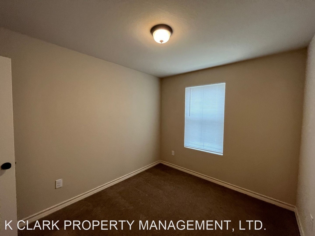 7010 Donovan Way #103 - Photo 25