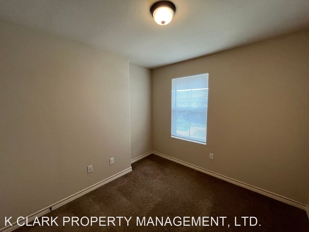 7010 Donovan Way #103 - Photo 22