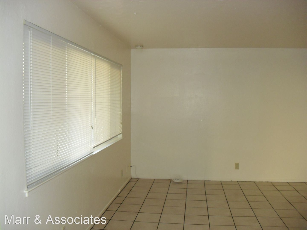 3806 39th Ave - Photo 2