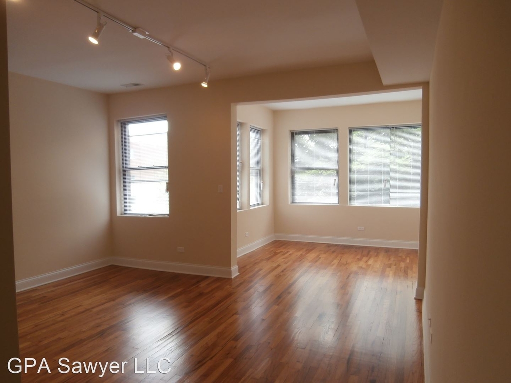 5001 N Sawyer - Photo 1