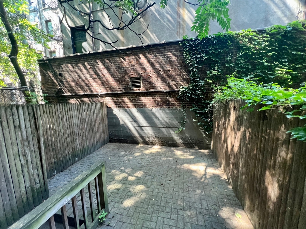 332 East 71st Street - Photo 15