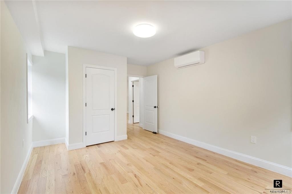 2955 Bronxwood Avenue - Photo 2