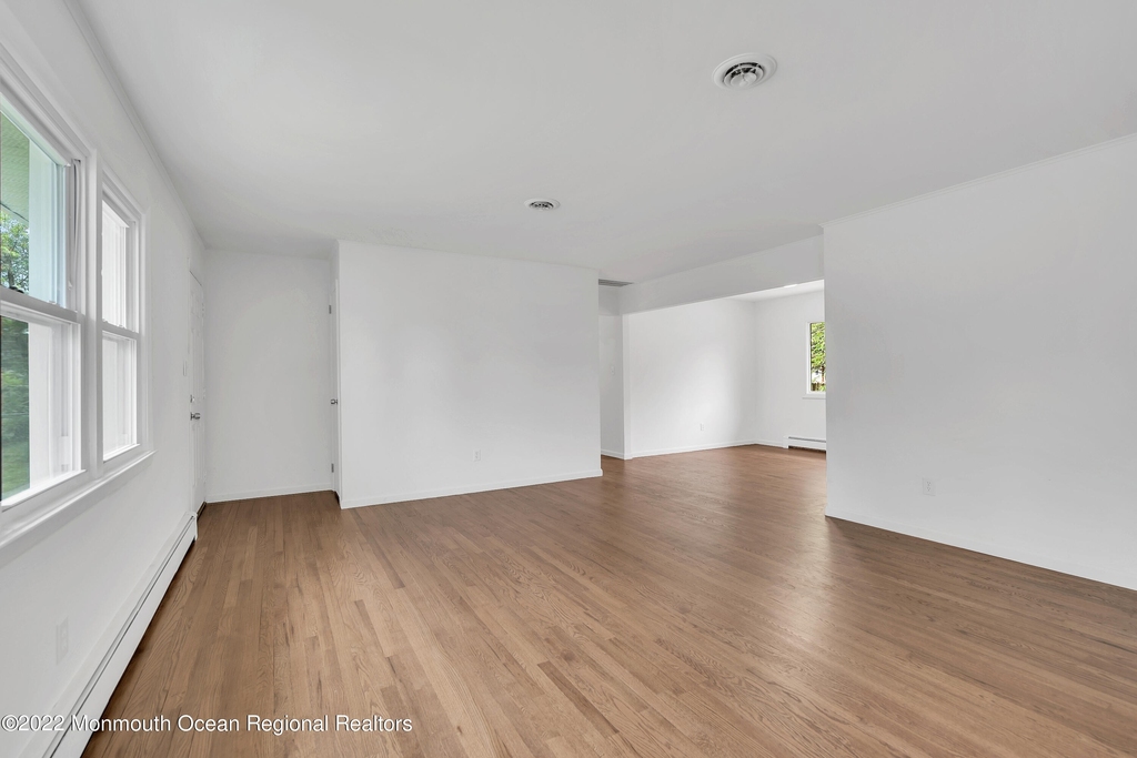 744 Ocean Avenue - Photo 11