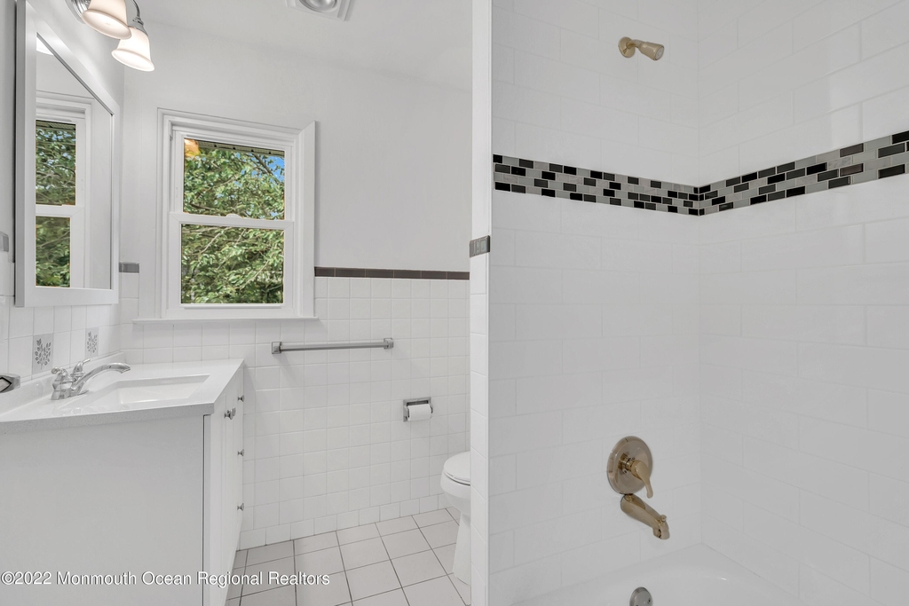 744 Ocean Avenue - Photo 22