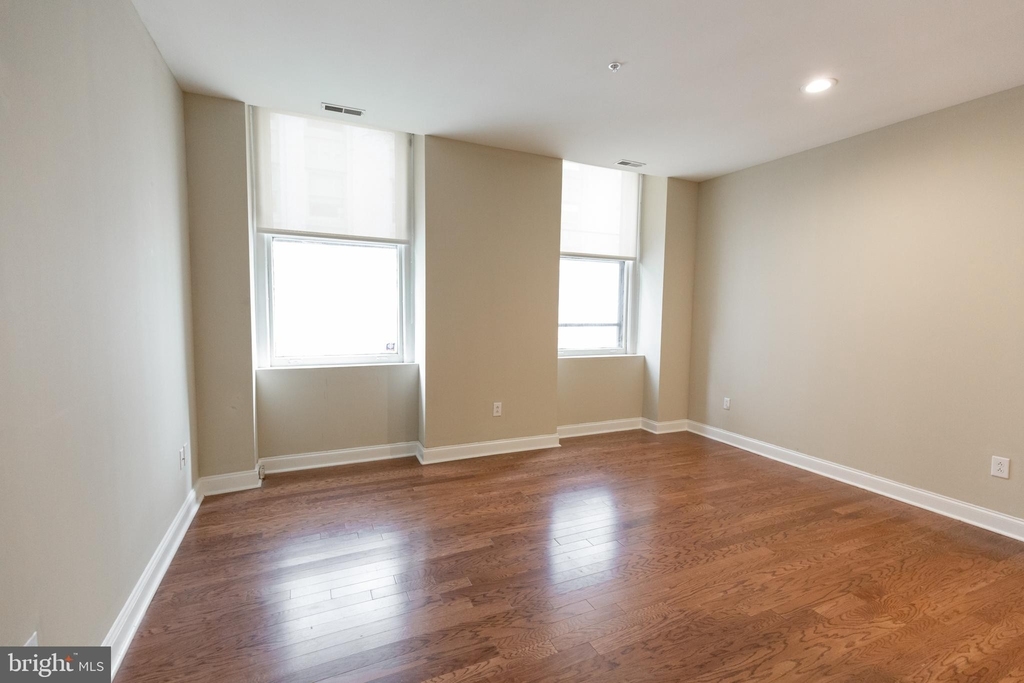 1600 Walnut Street - Photo 2