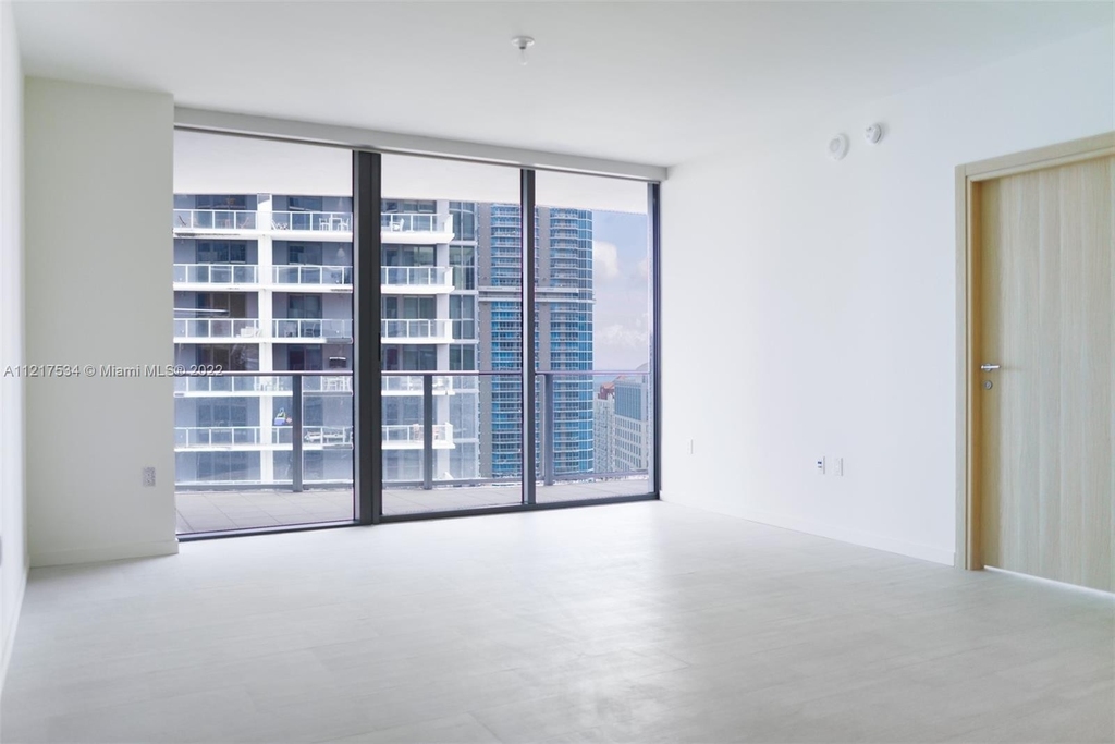 1000 Brickell Plz - Photo 4