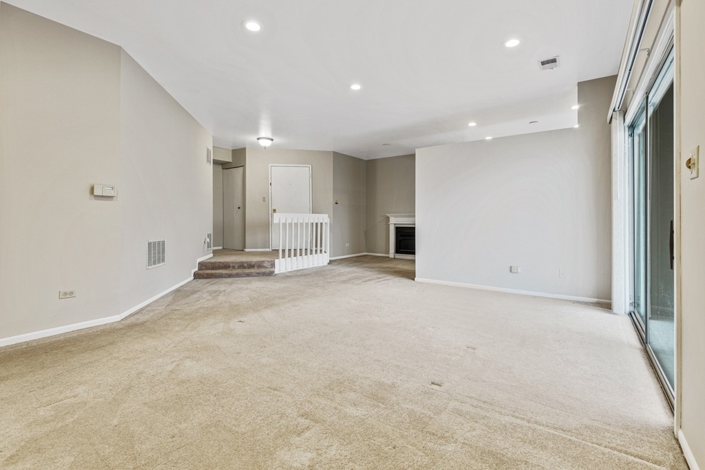 1665 Commodore Court - Photo 2