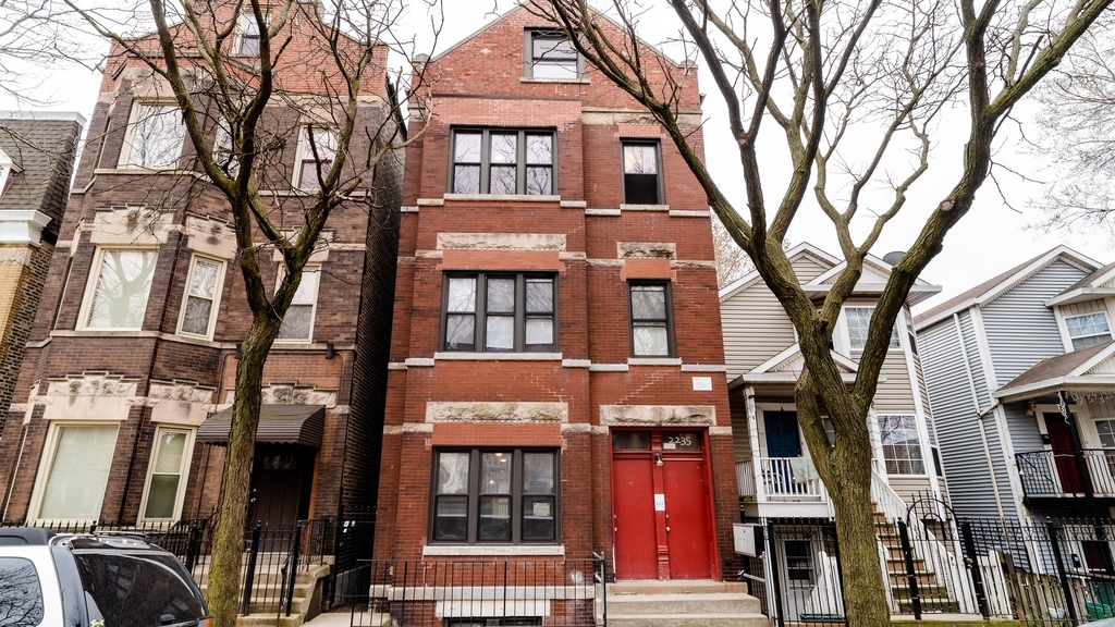 2235 W Cullerton Street - Photo 0