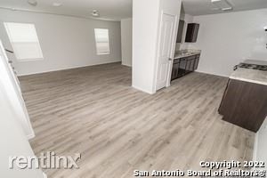 10471 Clearwater Way - Photo 0
