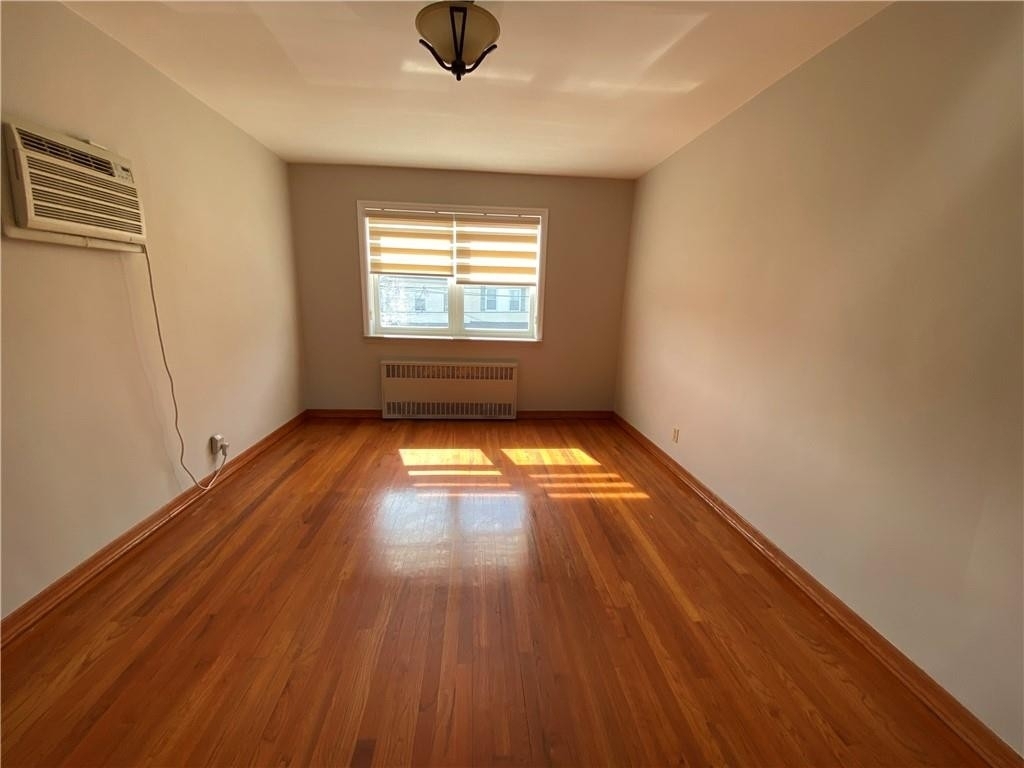 2065 West 4th Street - Photo 3