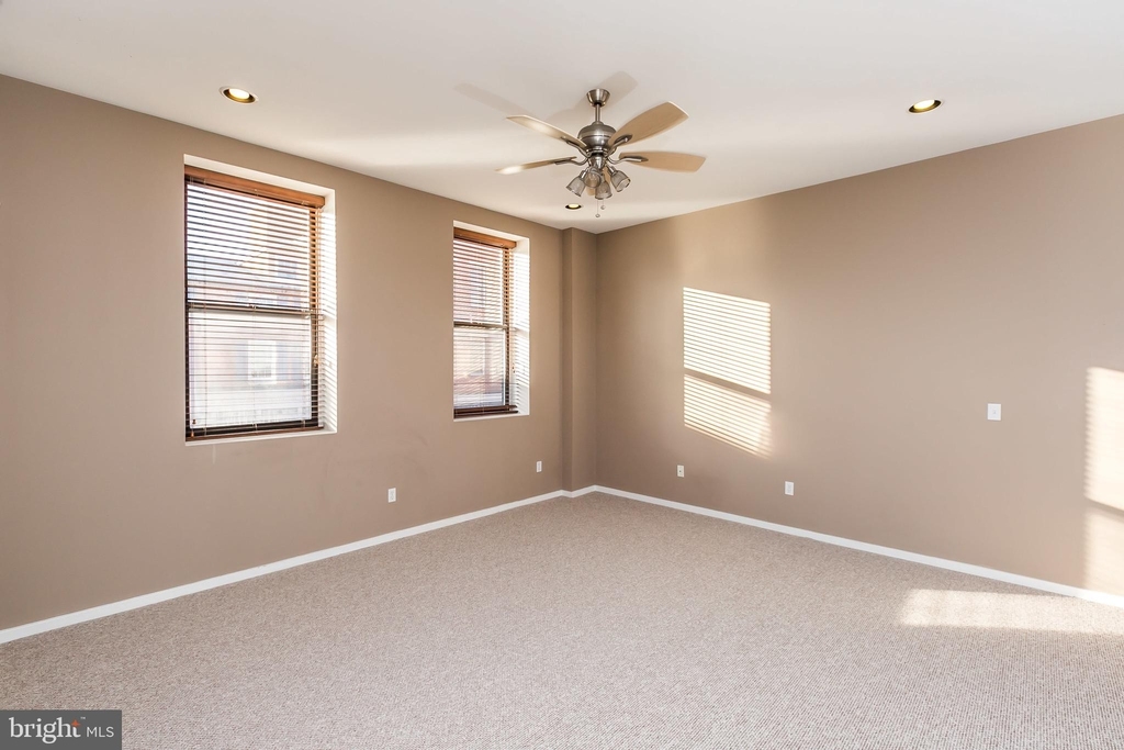 1211 Light Street - Photo 3