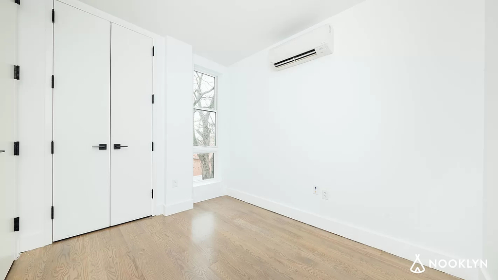 282 East 32nd Street - Photo 8