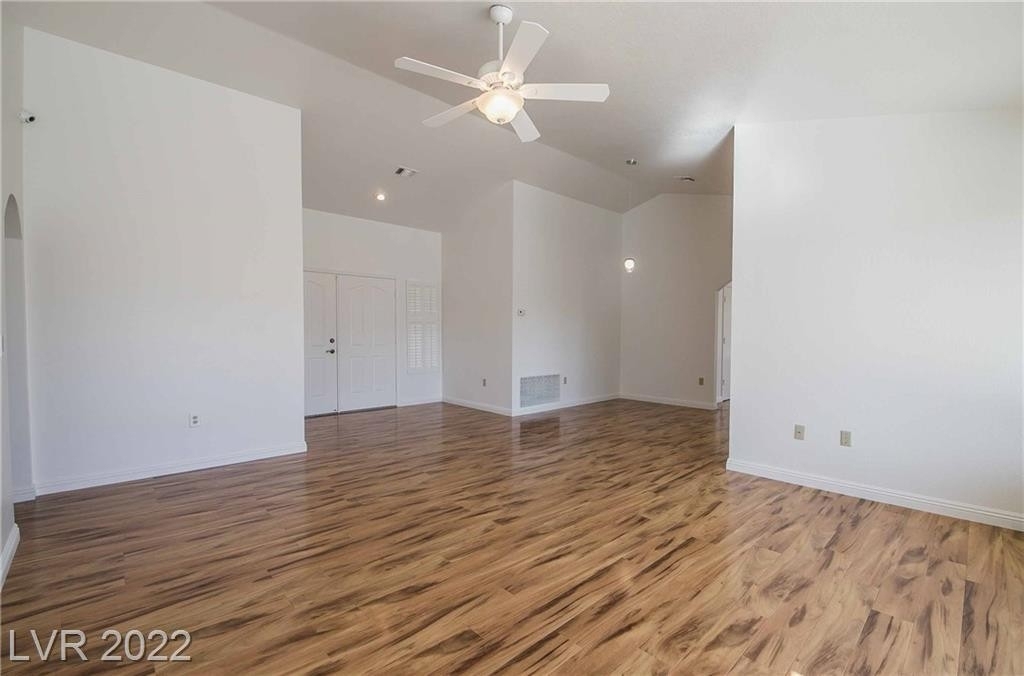 2400 Desert Glen Drive - Photo 10