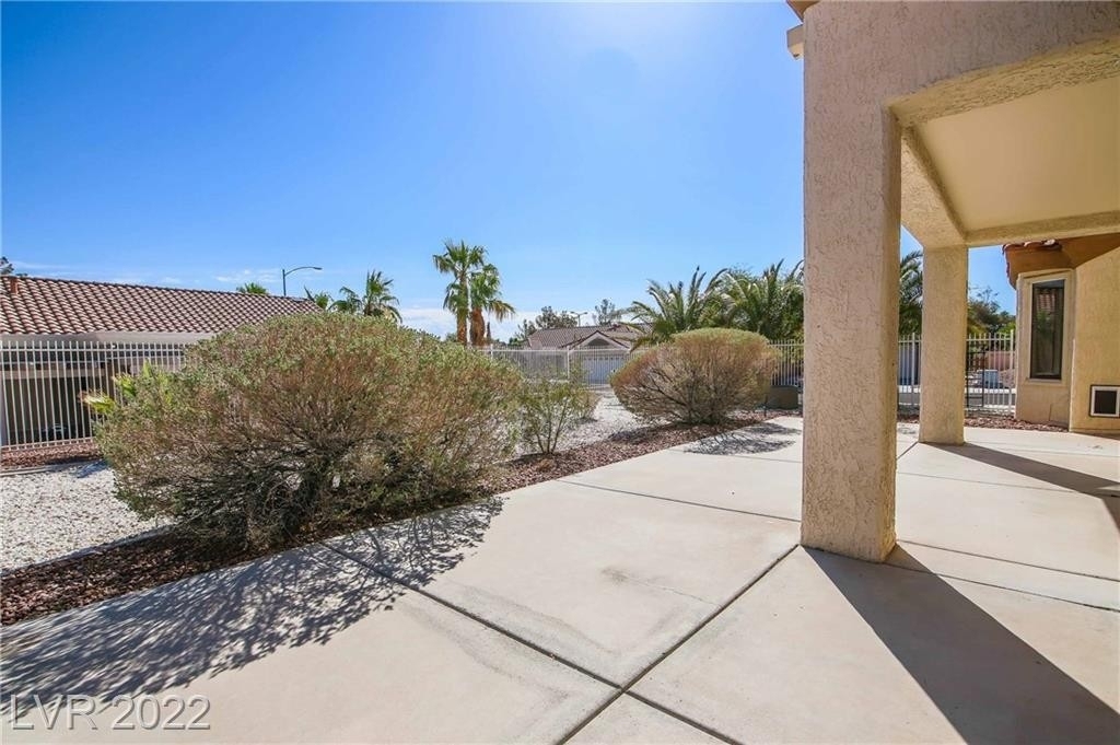 2400 Desert Glen Drive - Photo 34