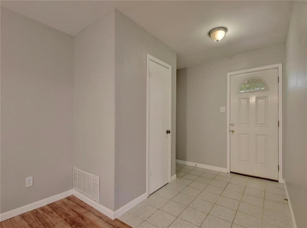 8406  Caspian Dr - Photo 3