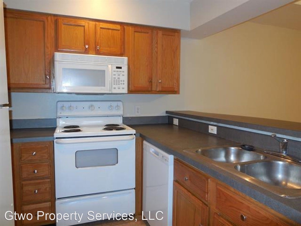 741 White Drive Unit 32 - Photo 3