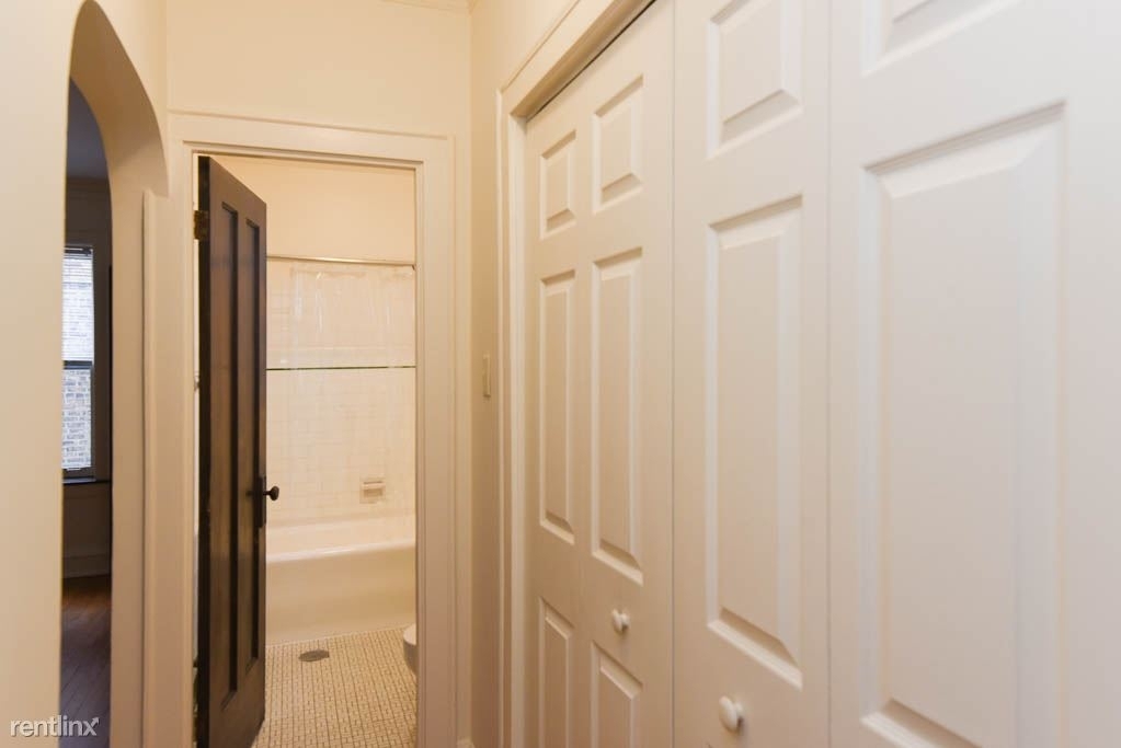 2848 W. Cullom, Unit 2 - Photo 17