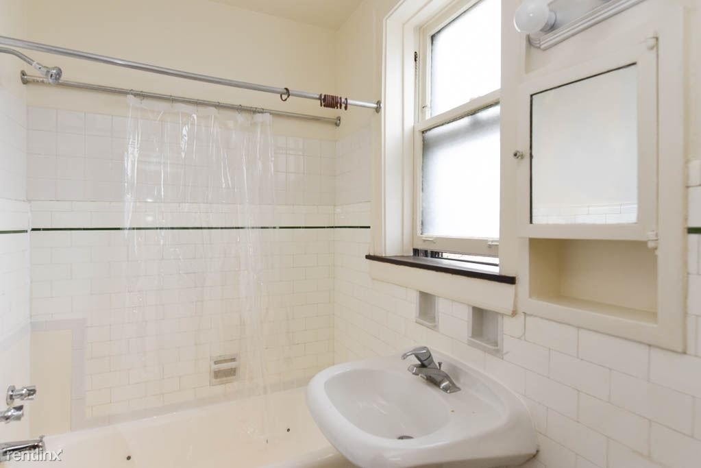 2848 W. Cullom, Unit 3 - Photo 16