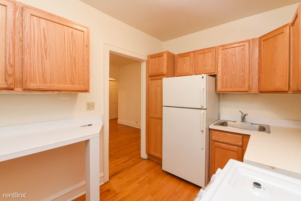 2848 W. Cullom, Unit 3 - Photo 3