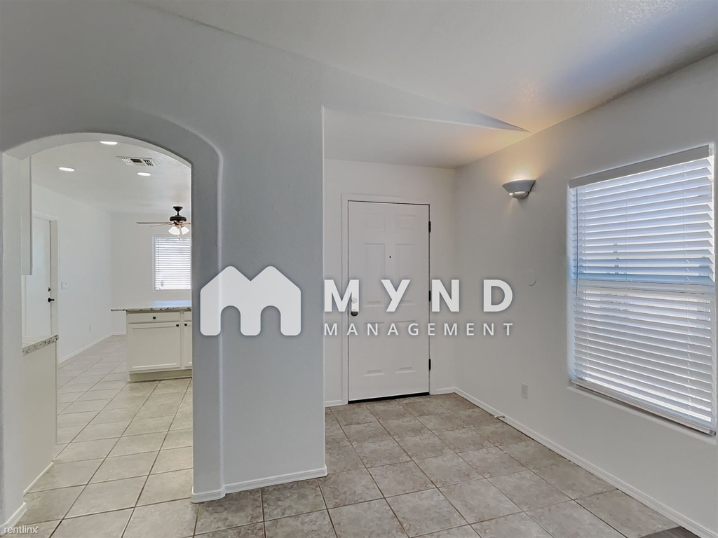 10096 E Desert Valley Pl - Photo 2