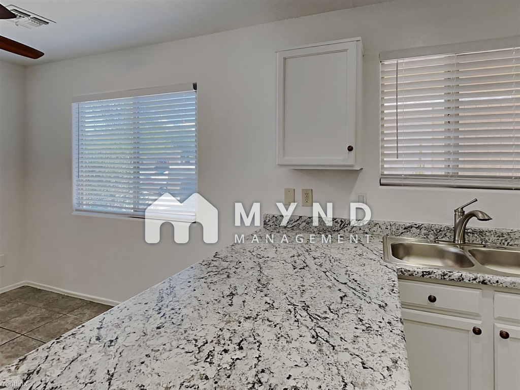 10096 E Desert Valley Pl - Photo 16