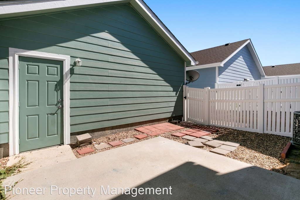 19050 E 58th Ave - Photo 17