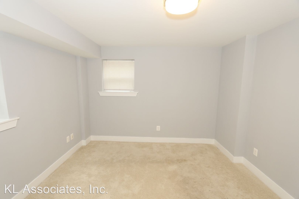 758 Girard Street, Nw - Photo 11