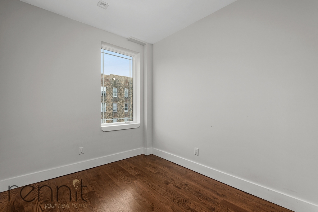 1031 Montgomery Street - Photo 4