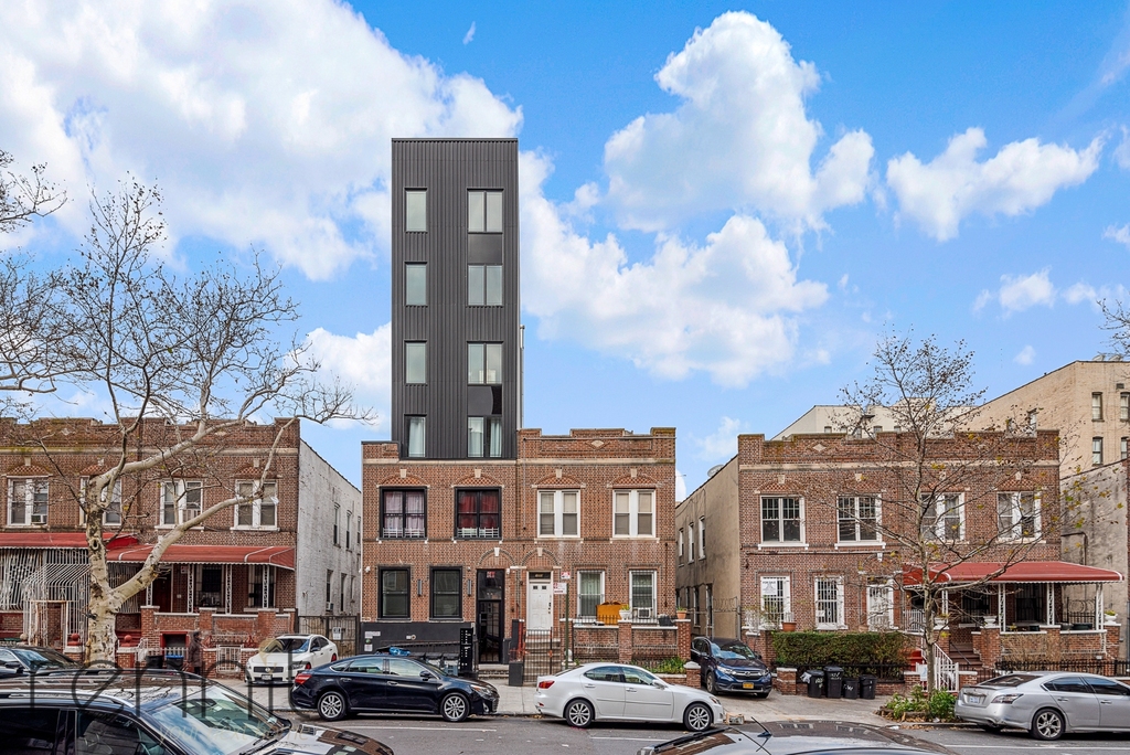 1031 Montgomery Street - Photo 11