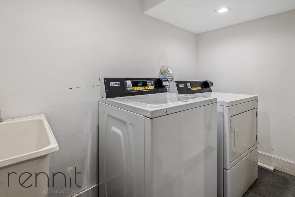 1031 Montgomery Street - Photo 10