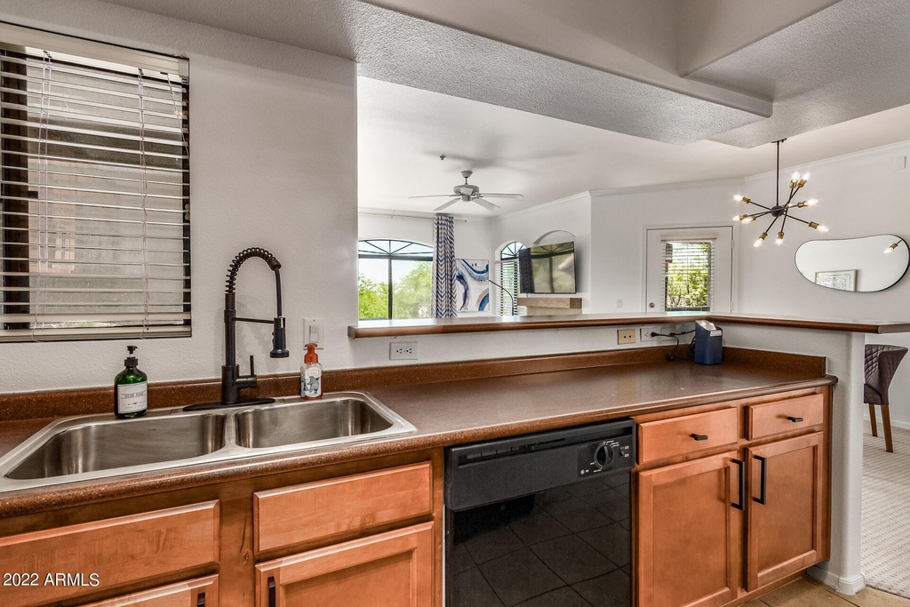 15095 N Thompson Peak Parkway - Photo 6