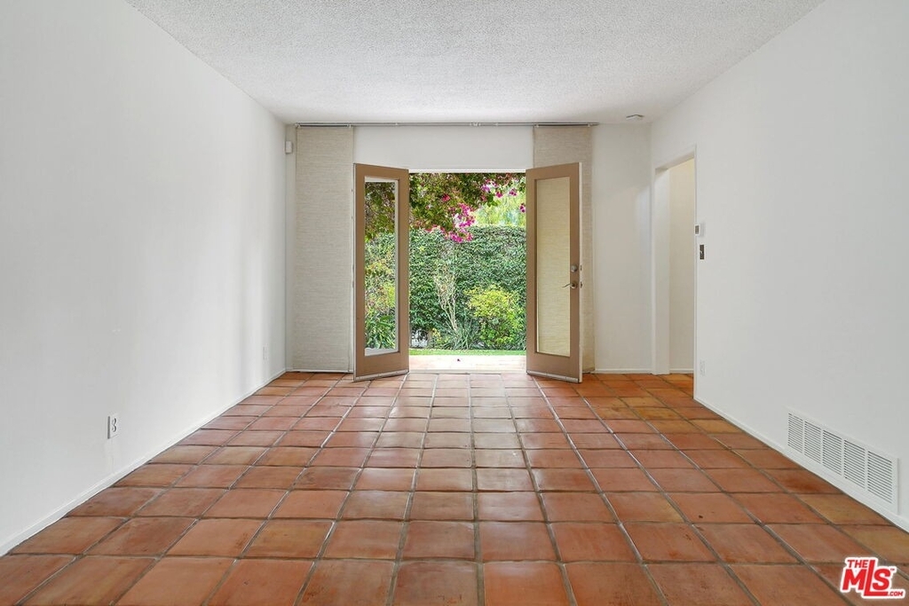 827 Marco Pl - Photo 2