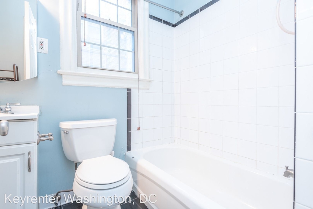 3010 Wisconsin Ave, Nw Unit 105 - Photo 5