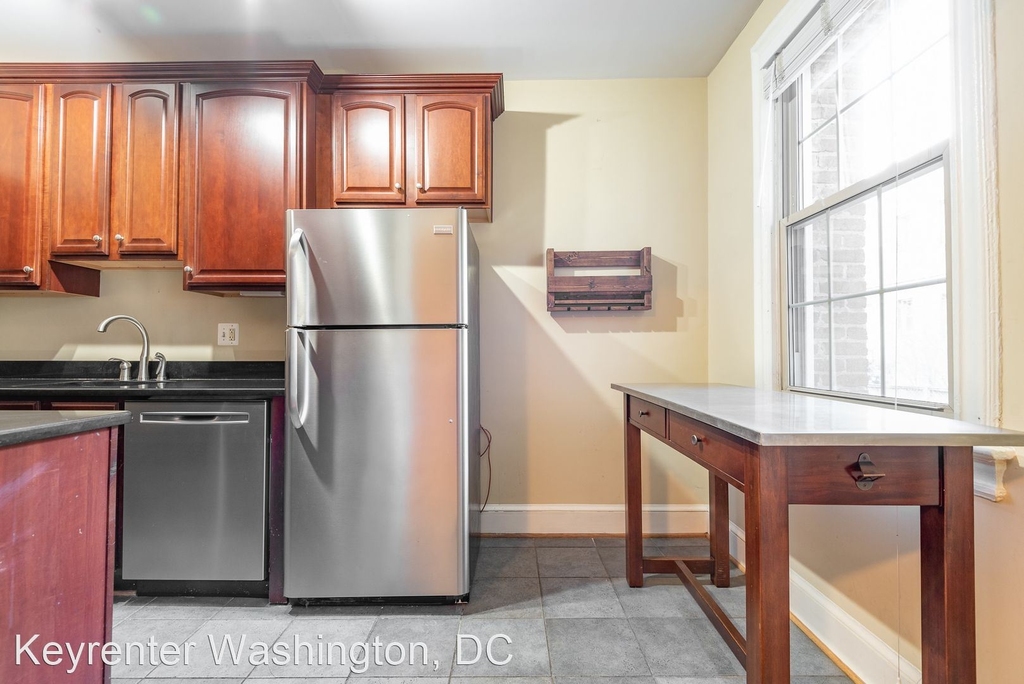 3010 Wisconsin Ave, Nw Unit 105 - Photo 2