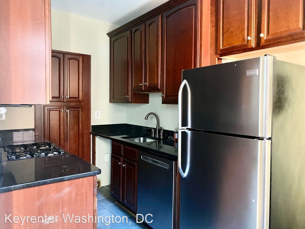 3010 Wisconsin Ave, Nw Unit 105 - Photo 23