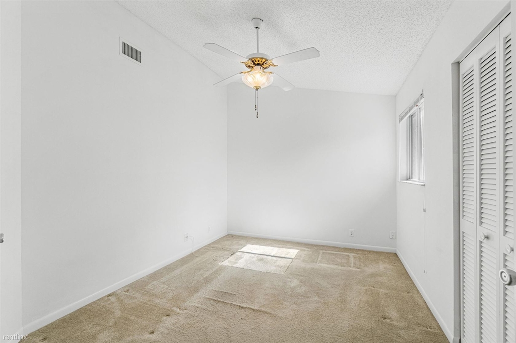 9802 Nickels Blvd Apt 906 - Photo 4