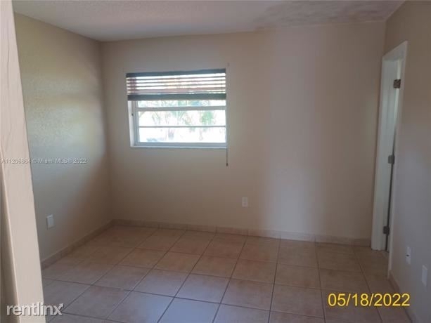 1425 Sw 124th Place Concourse 1425 - Photo 11