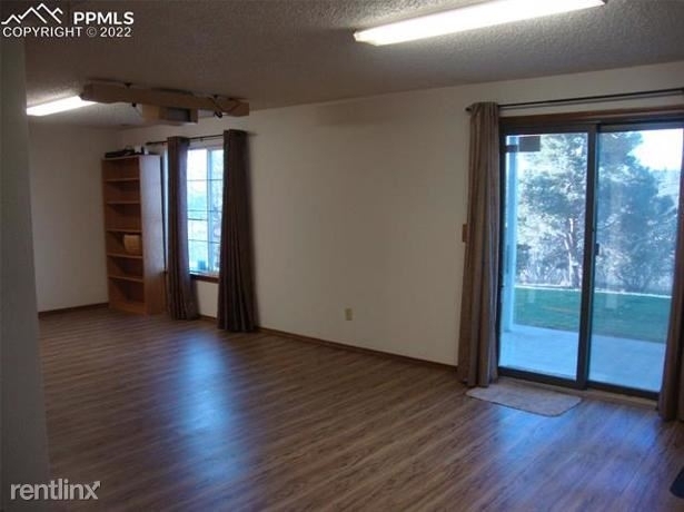 2424 Elite Terrace - Photo 30