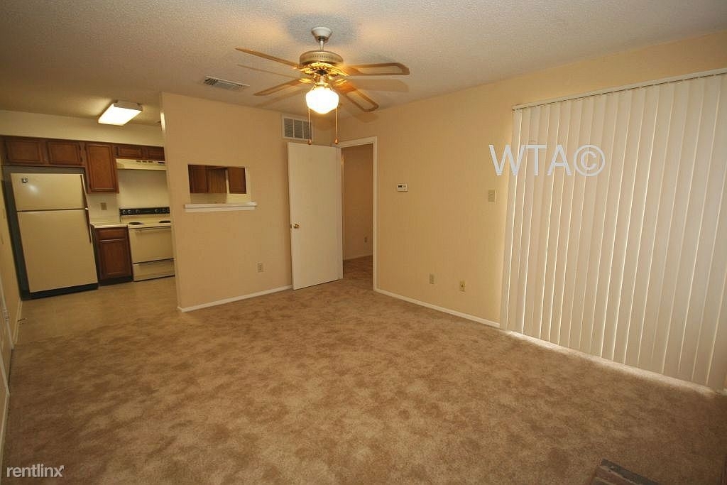 2000 Cedar Bend Dr - Photo 13